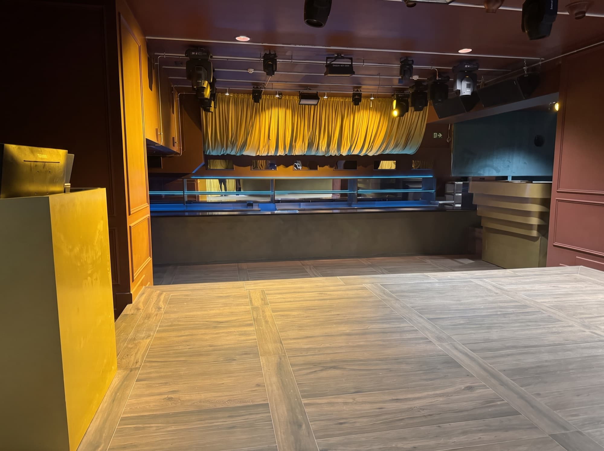 Pista y escenario